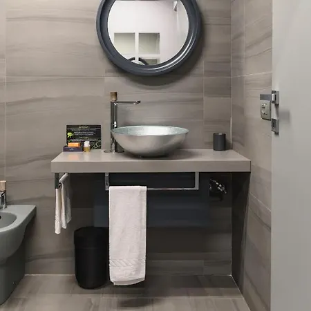 Cineapollo - Ogni Un Film! 4* メッシーナ