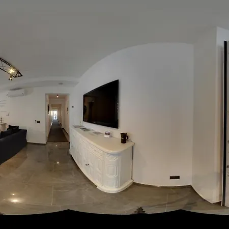 Cineapollo - Ogni Un Film! アパートホテル 4*