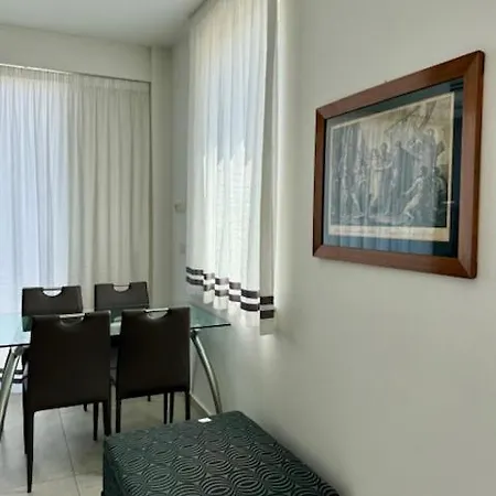 Cineapollo - Ogni Un Film! アパートホテル 4*