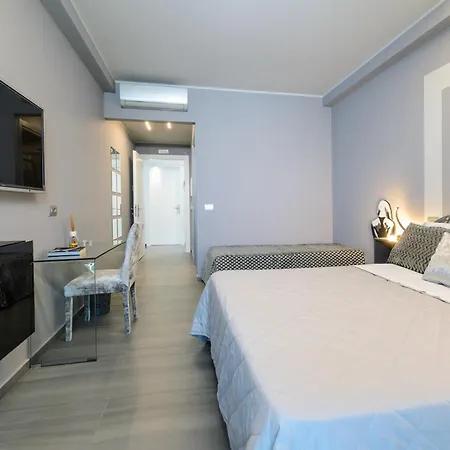 Cineapollo - Ogni Un Film! 4* メッシーナ