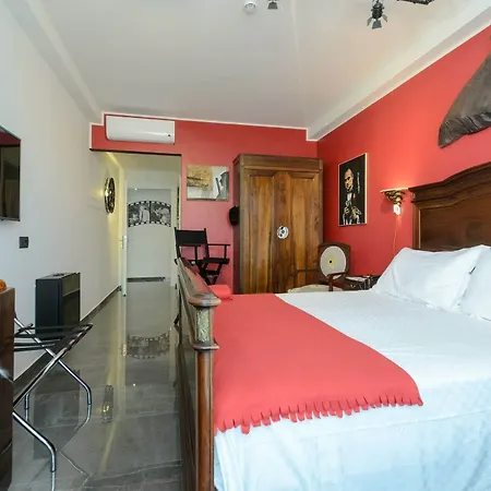 Cineapollo - Ogni Un Film! 4* メッシーナ