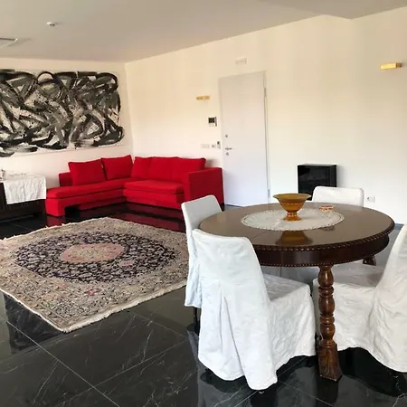 アパートホテル Cineapollo - Ogni Un Film! 4*