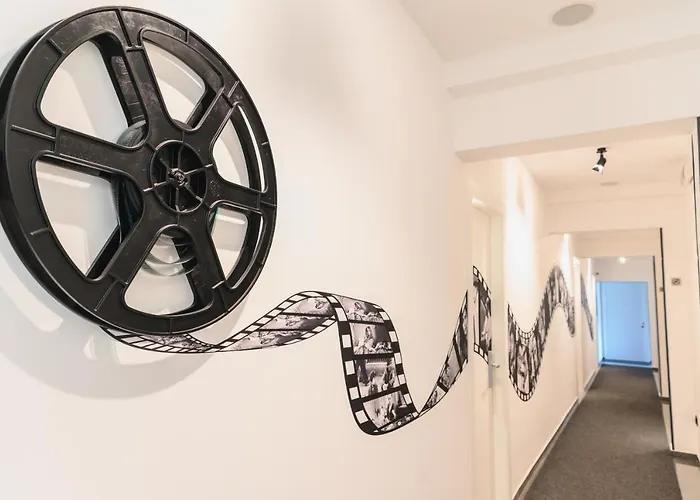 Aparthotel Cineapollo - Ogni Un Film!