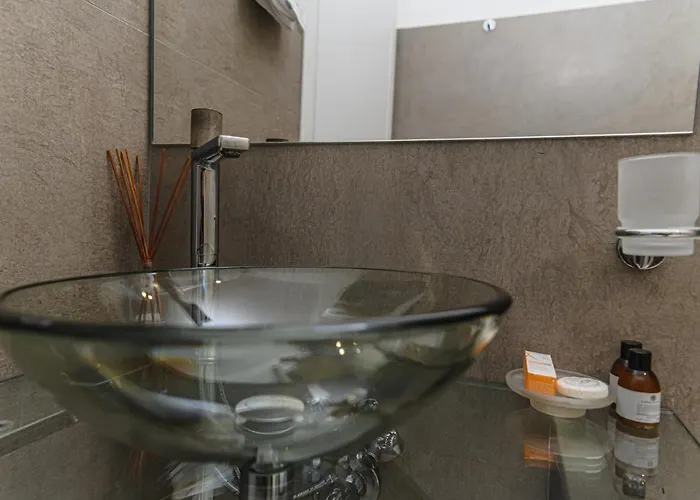 Aparthotel Cineapollo - Ogni Un Film! Messina